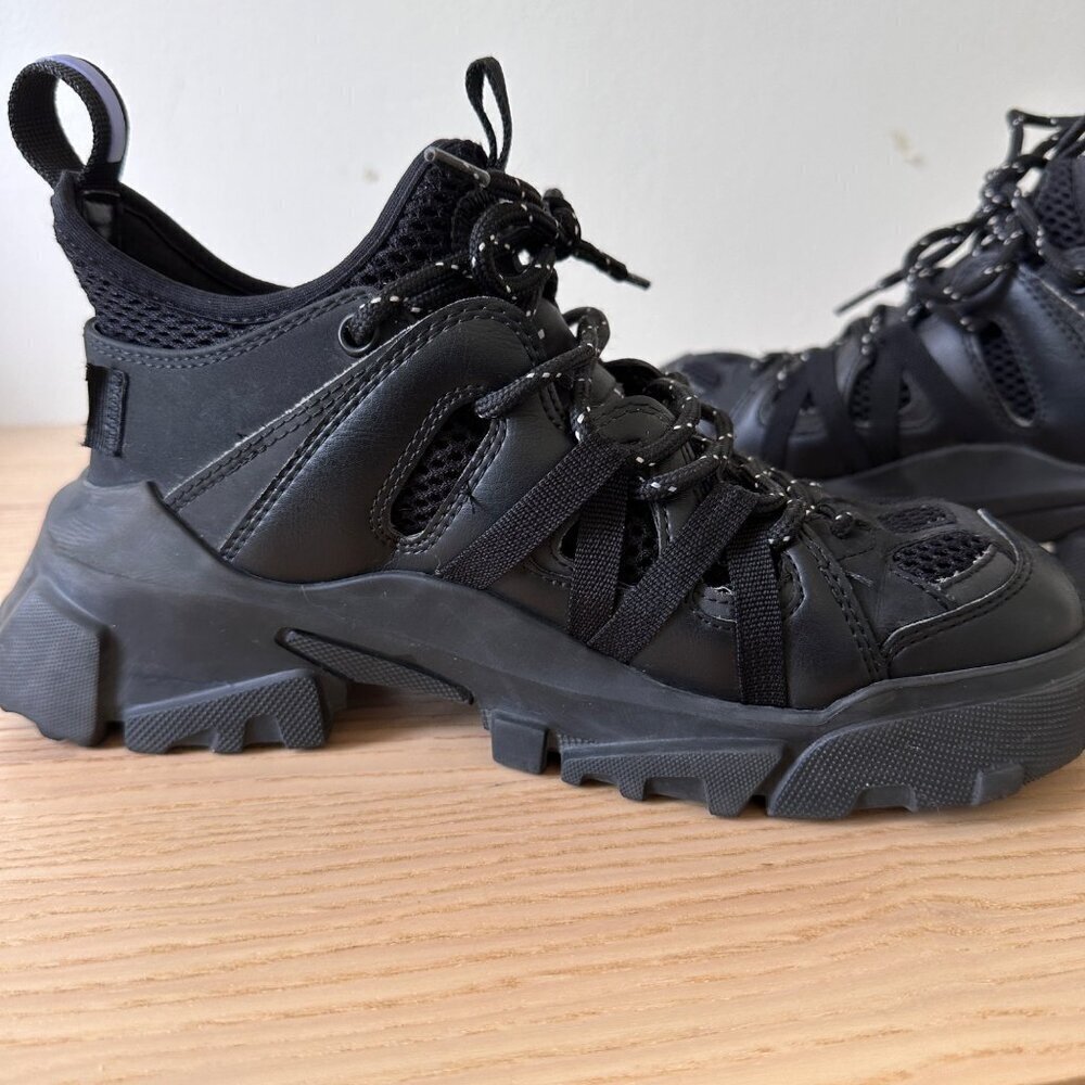 MCQ Alexander McQueen Orbyt Descender 2.0 Sneaker Black, size 37 - Picture 3 of 14